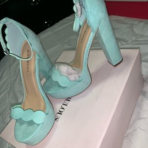 Justfabulous  mint high heel sandals super cute
